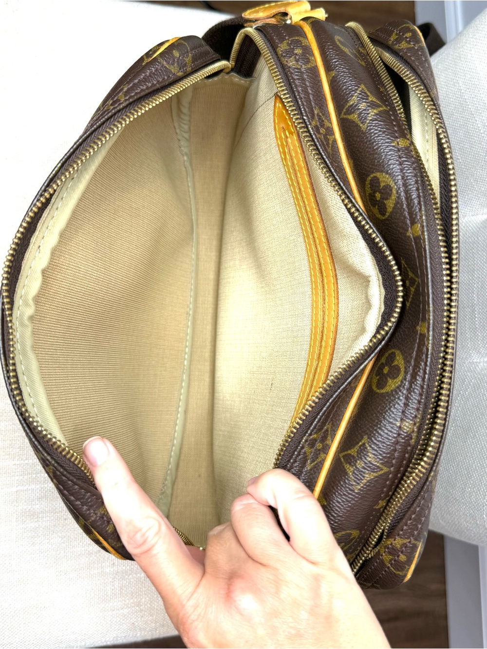 Authentic Louis Vuitton Reporter PM unisex messenger crossbody bag monogram LV - Picture 14 of 16